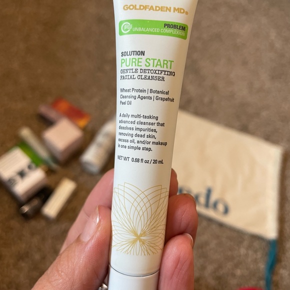 Credo Clean Beauty Sampler - Picture 10 of 10